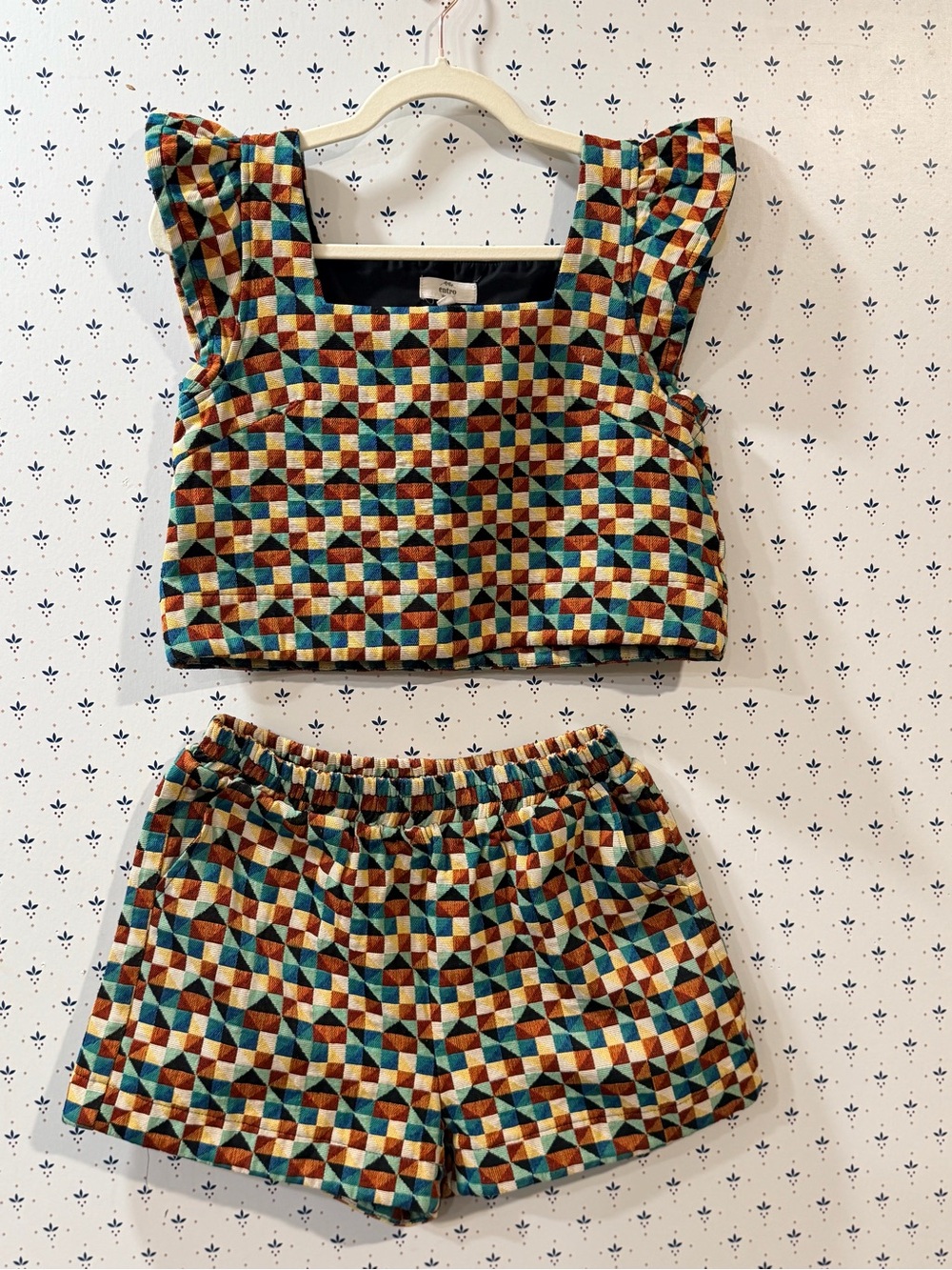 Entro Retro Geometric Tapestry Jacquard Two-Piece Crop Top Shorts Set - Size S